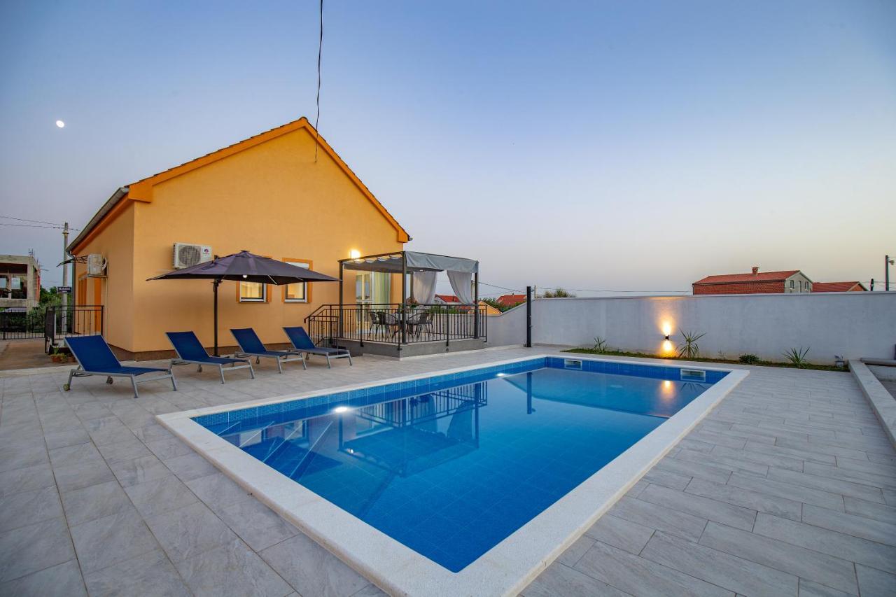 Villa Family And Friends Private Heated Pool With Jacuzzi ザダル エクステリア 写真