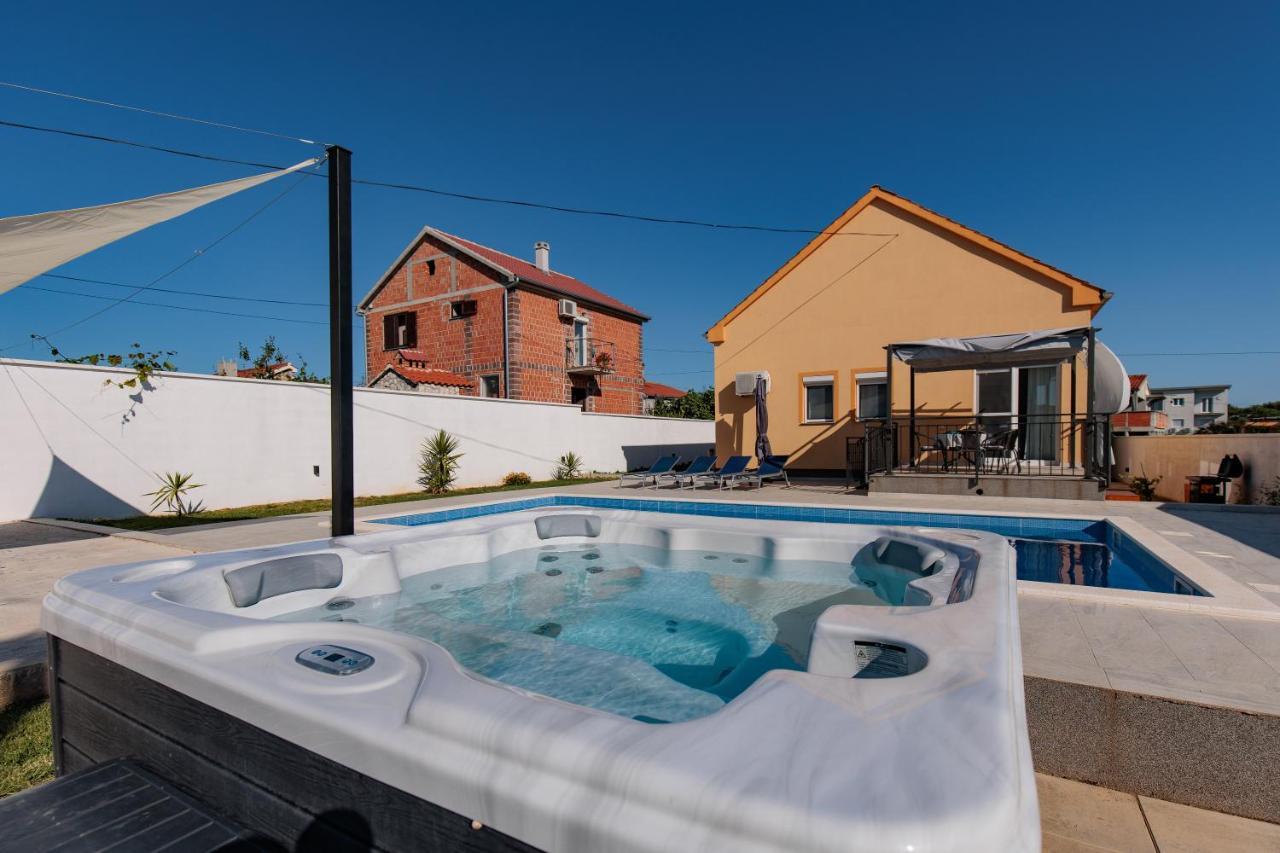 Villa Family And Friends Private Heated Pool With Jacuzzi ザダル エクステリア 写真